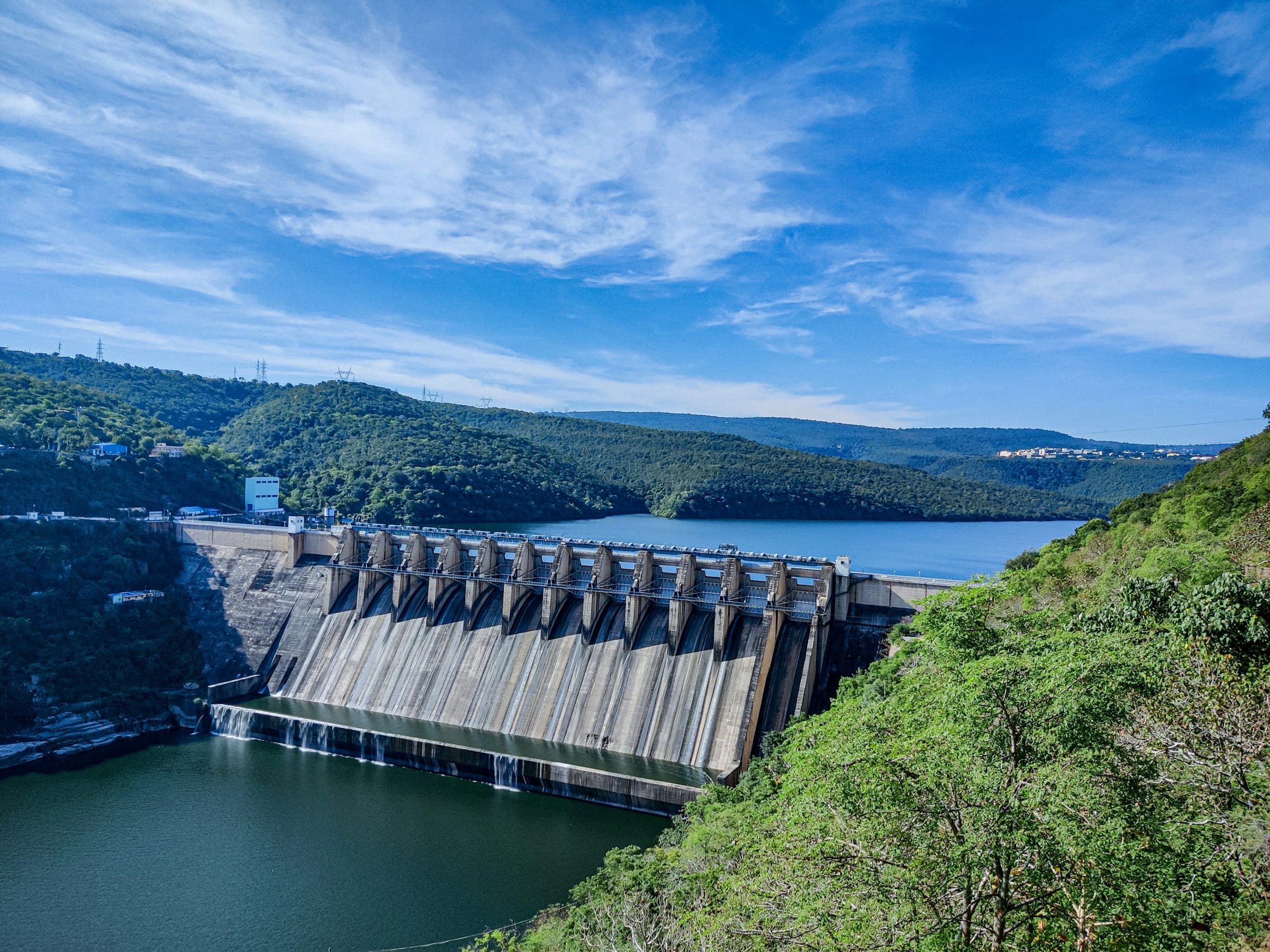 Hydroelectric dam