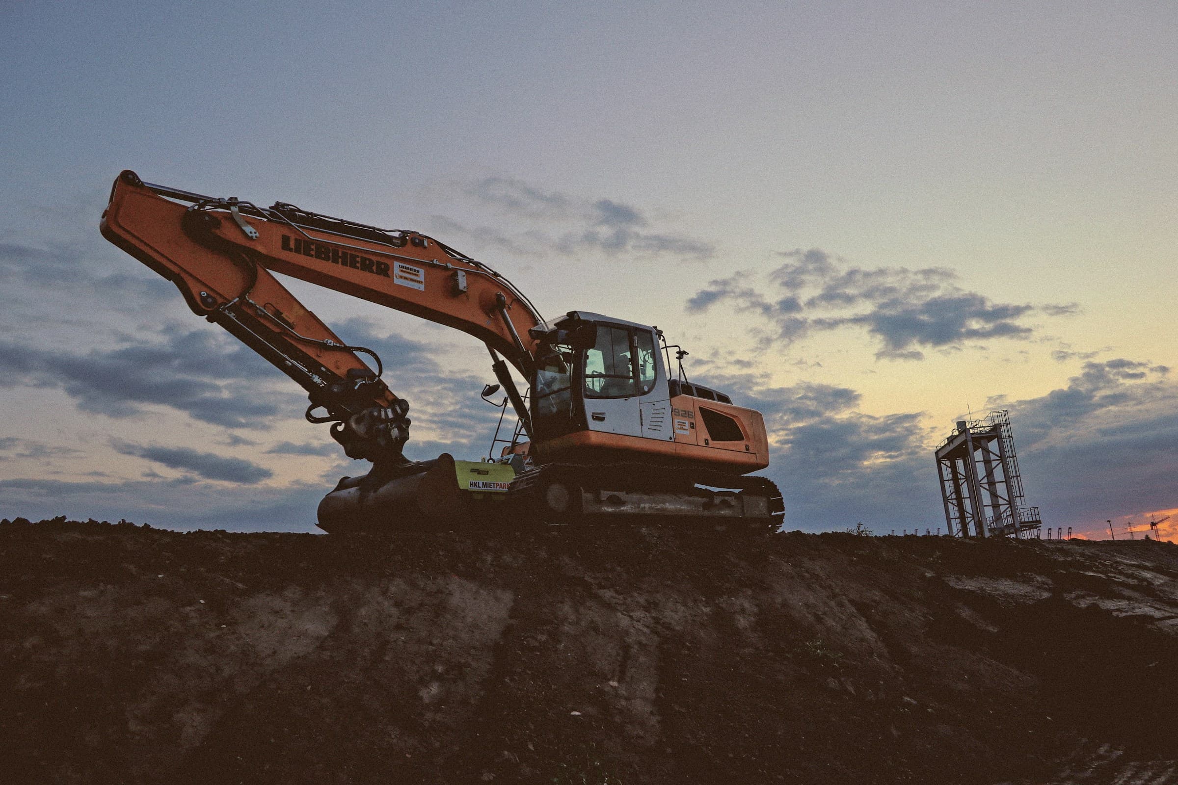 Heavy crane candidate