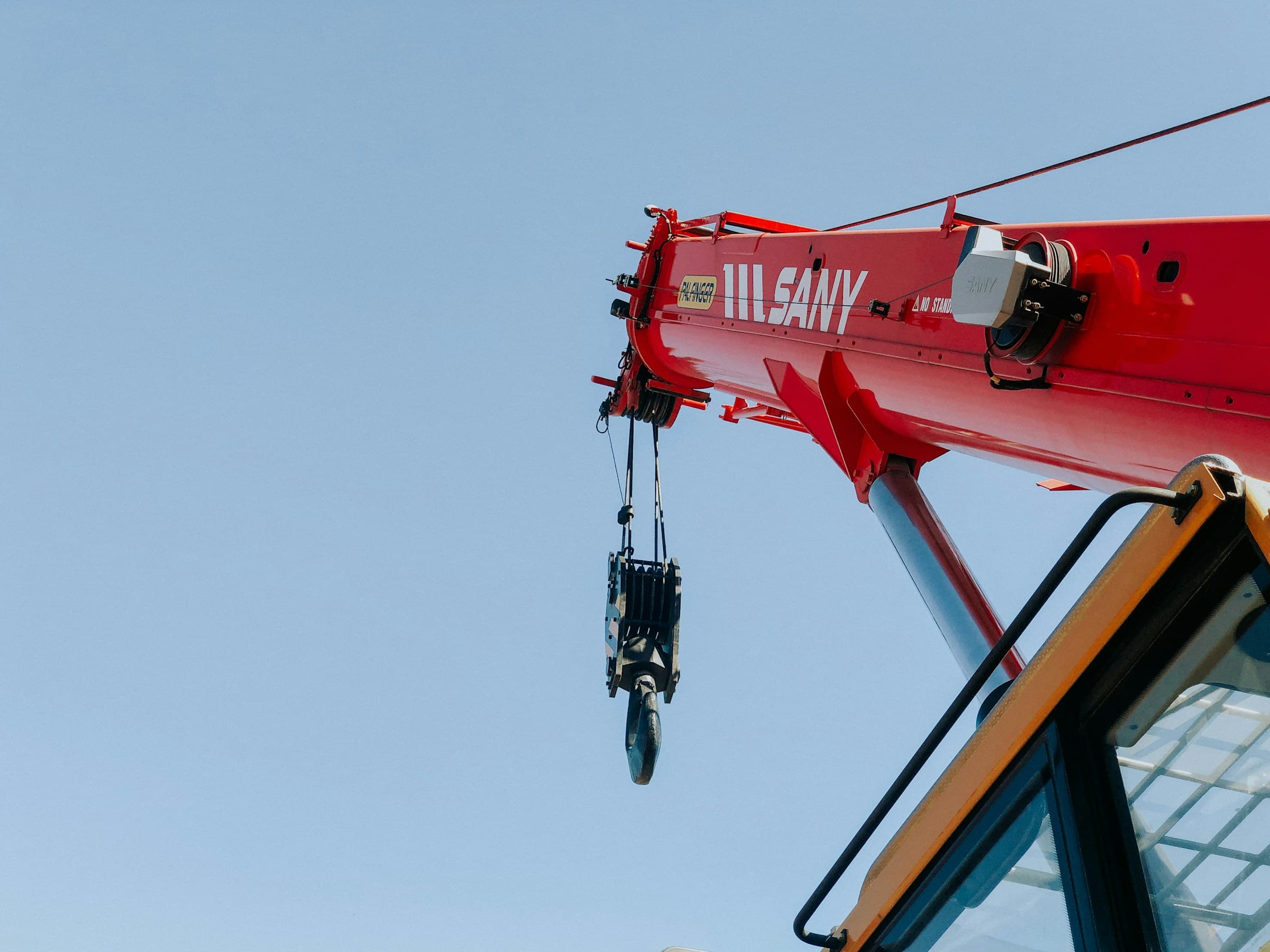 Mobile crane lift