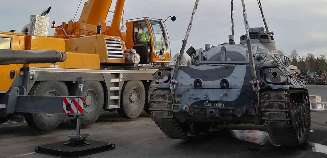 Murlink synthetic chain in rigging operation