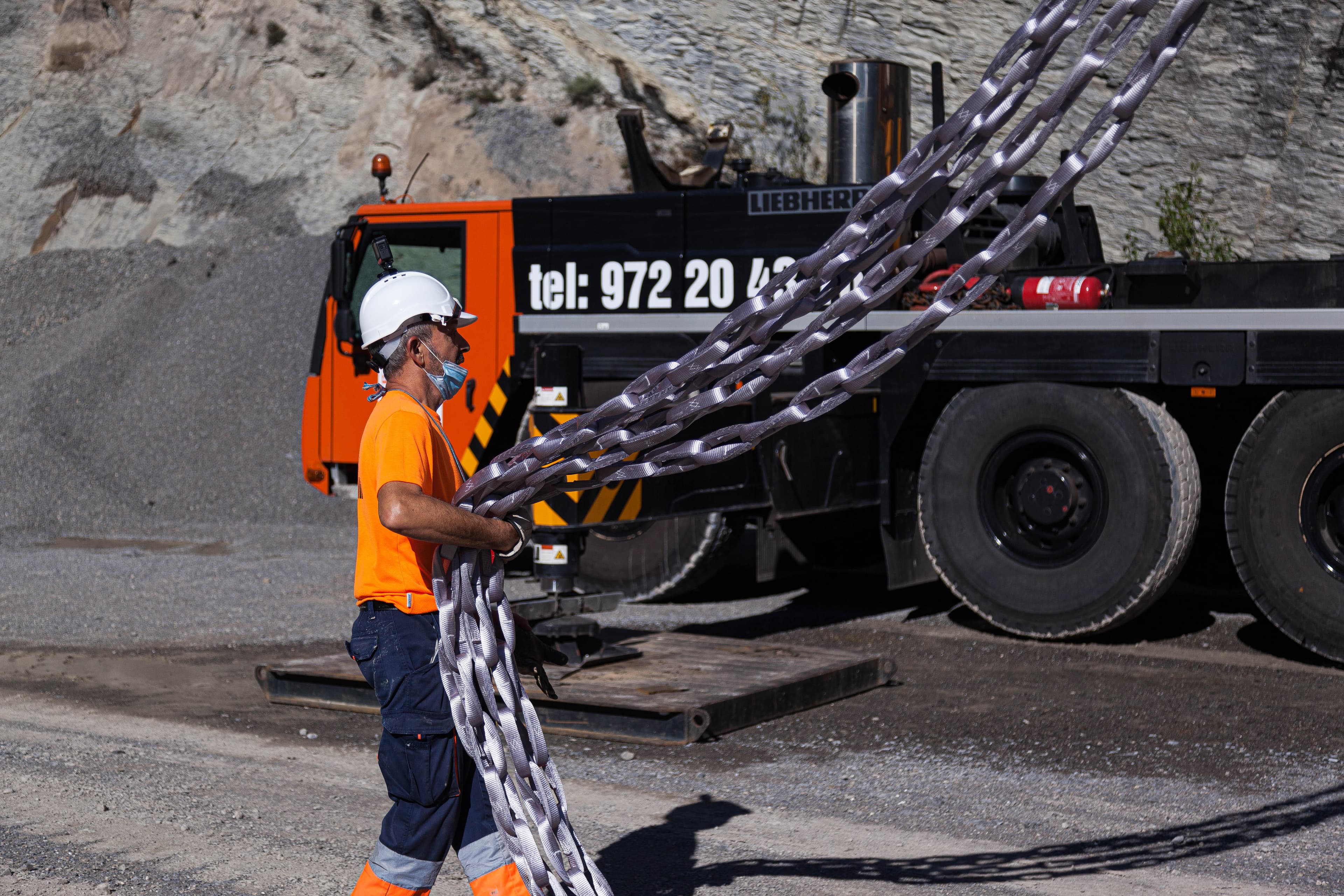 Murlink Dyneema chain on quarry block