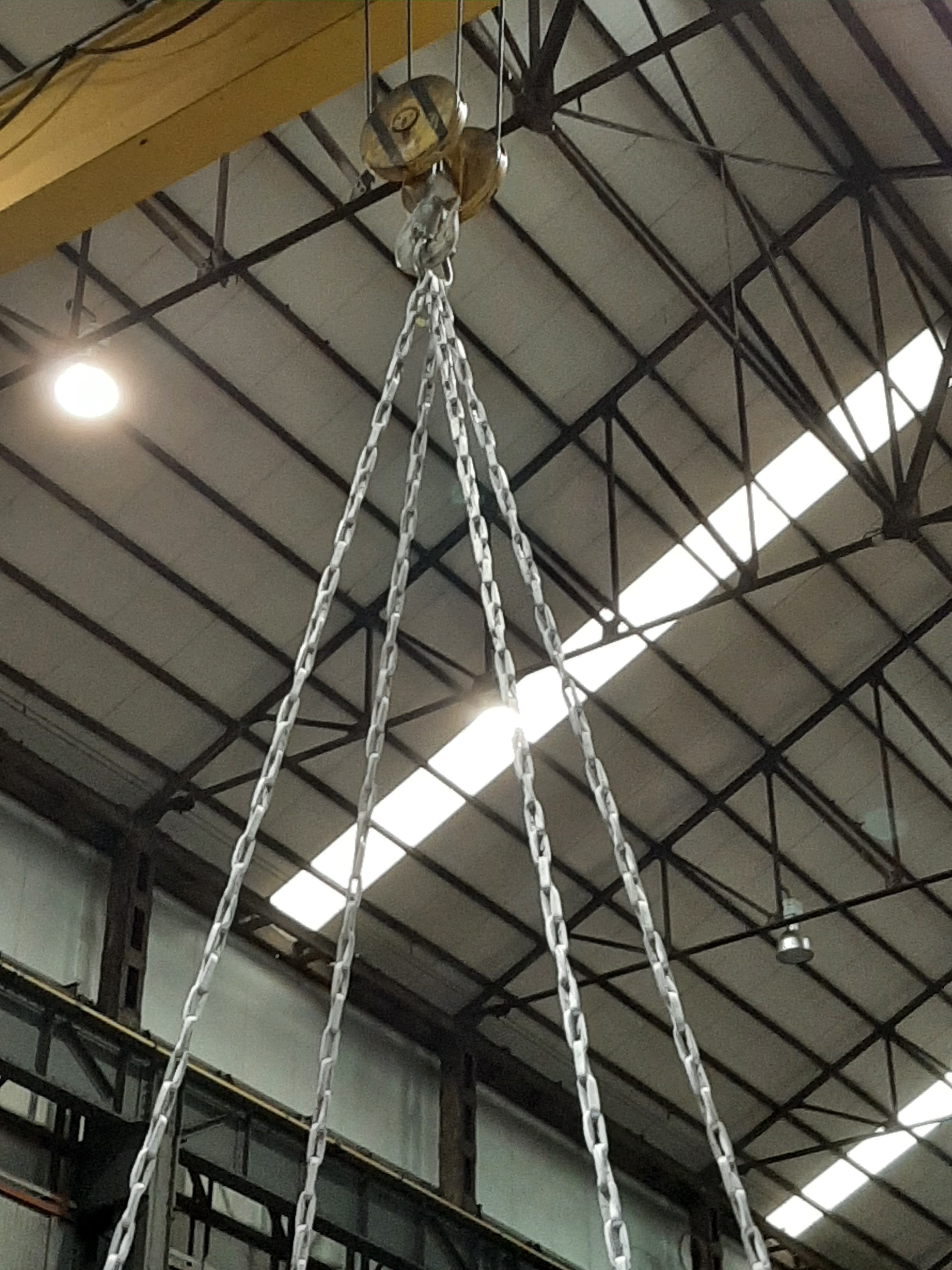 Murlink synthetic chain in shipyard