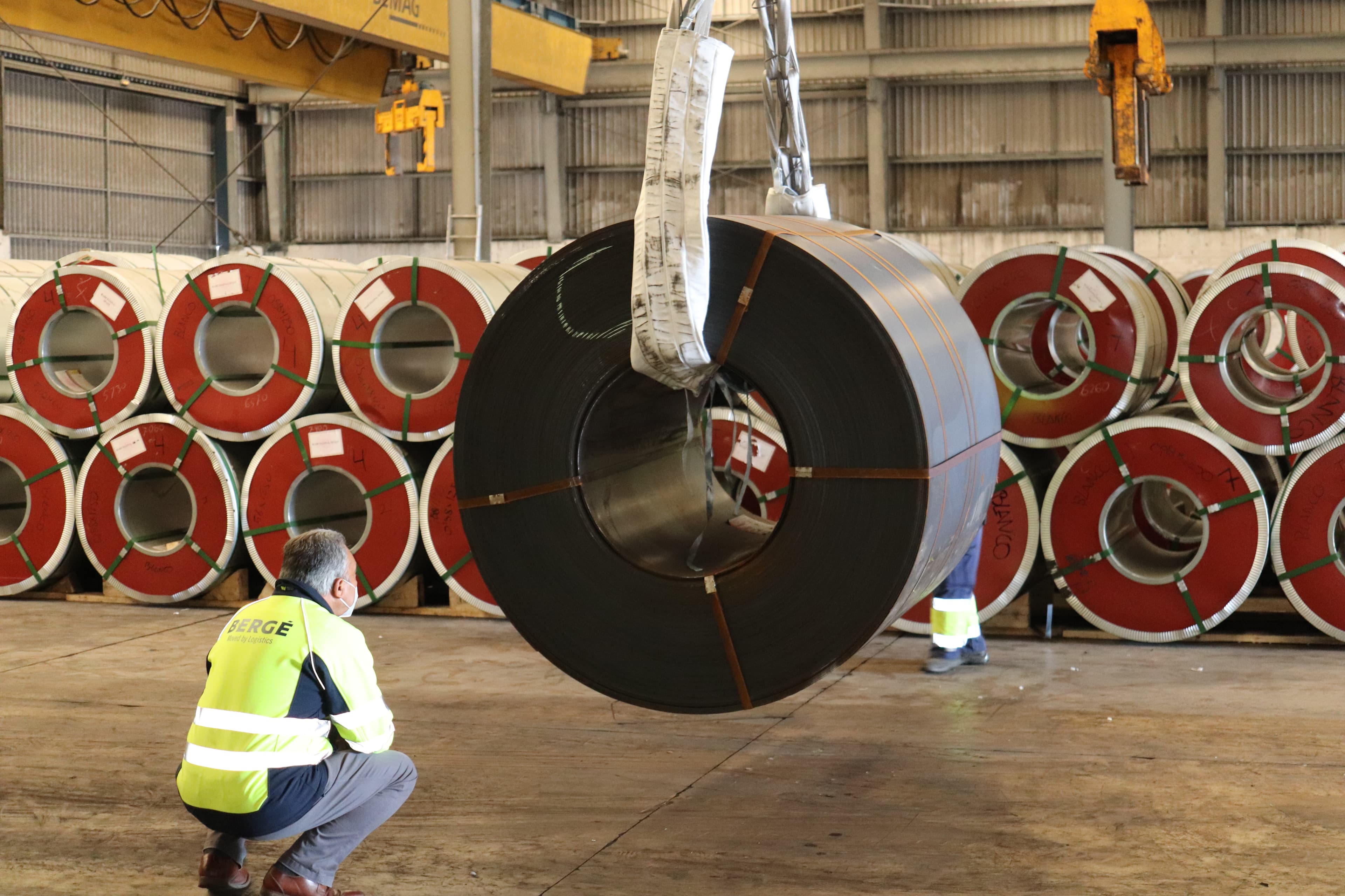 Murlink synthetic chain rigging on steel coil